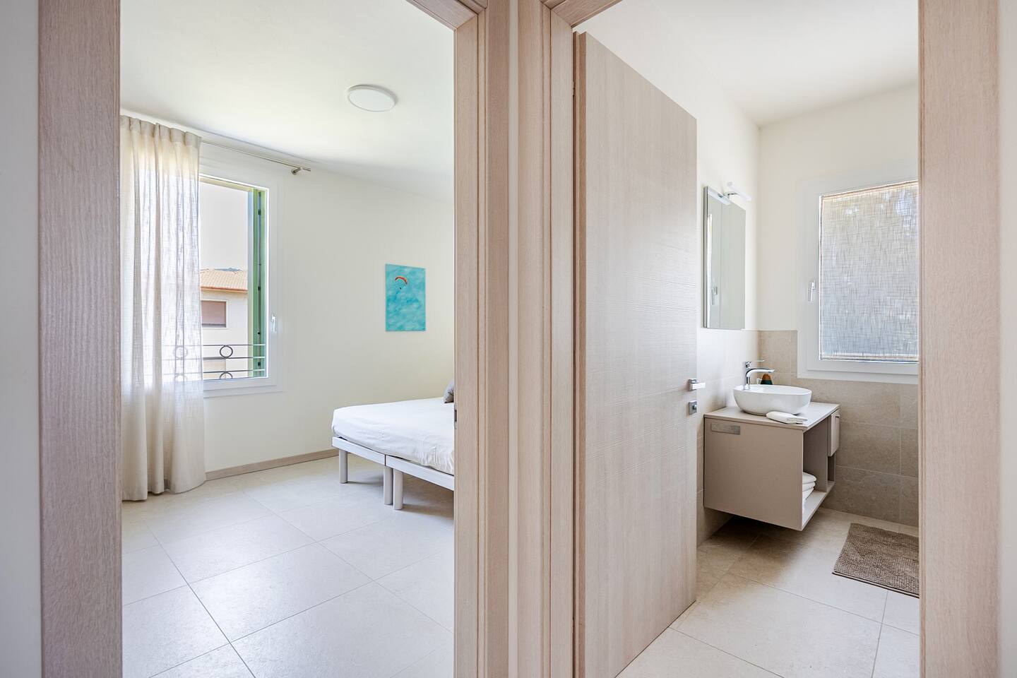 Disimpegno con accesso a camera e bagno