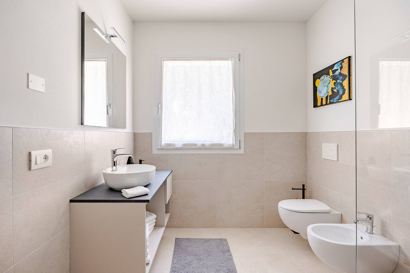 Bagno privato con doppio lavabo